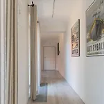 House Апартаменти *