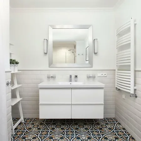Apartment House *